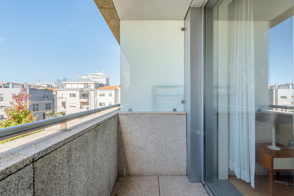 3 bedroom apartment with parking, in Boavista, Porto. 4234101258