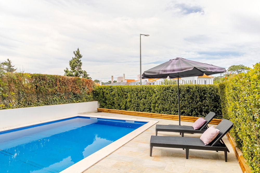 3+1 bedroom villa with pool in a condominium in Estoril 154199088