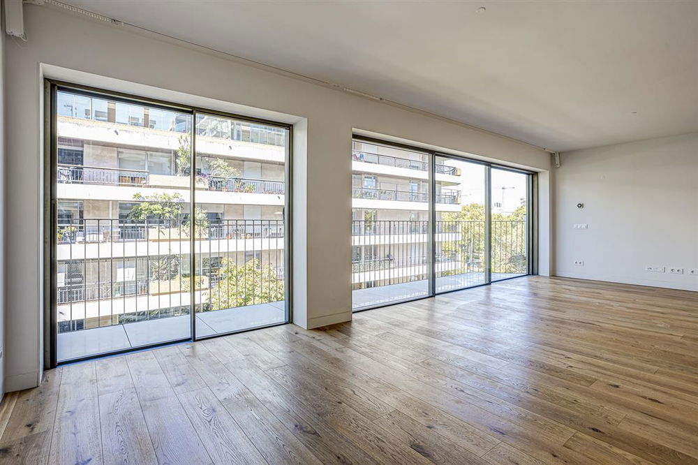 New 2-bedroom apartment, in Plaza View, Lisbon 1986787473