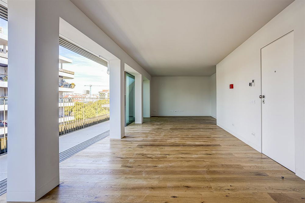 New 3-bedroom apartment, in Plaza View, Lisbon 281288498