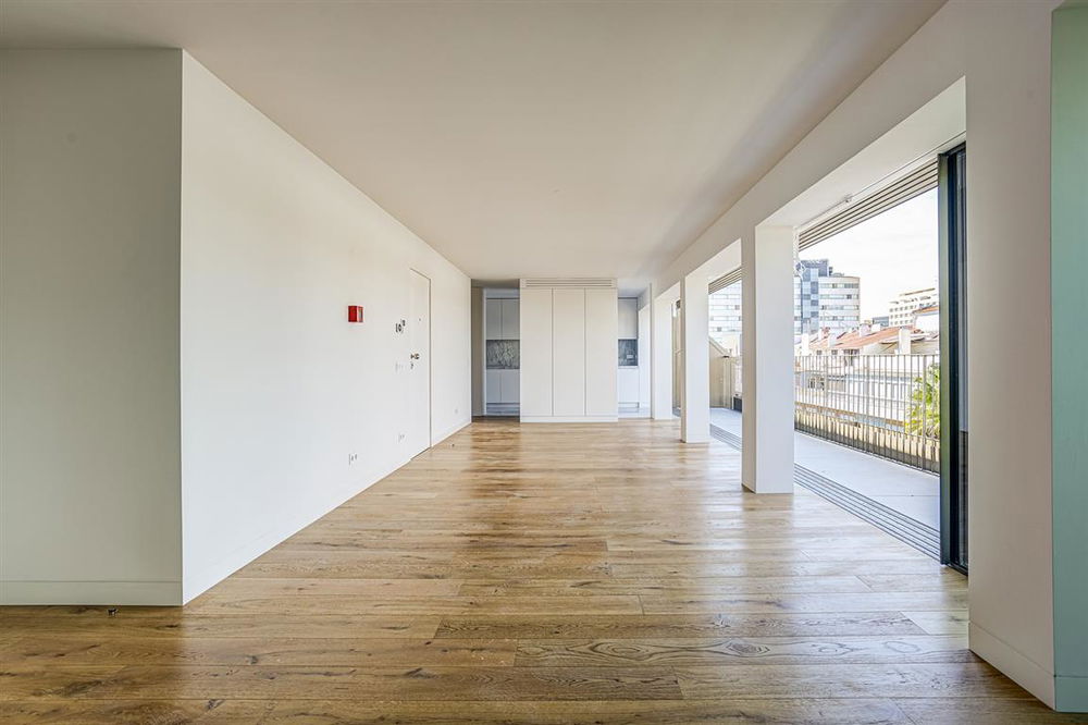 New 3-bedroom apartment, in Plaza View, Lisbon 281288498