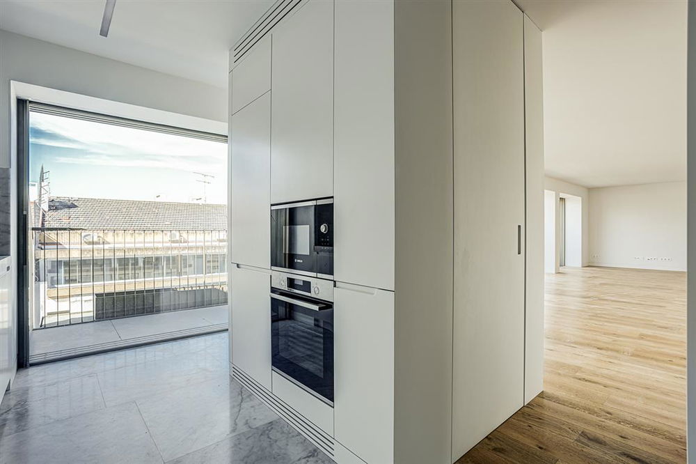 New 3-bedroom apartment, in Plaza View, Lisbon 281288498