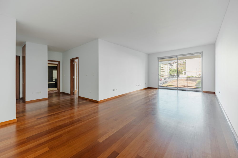 Apartamento T3 em condomínio, vista mar, Funchal, Madeira 841279921