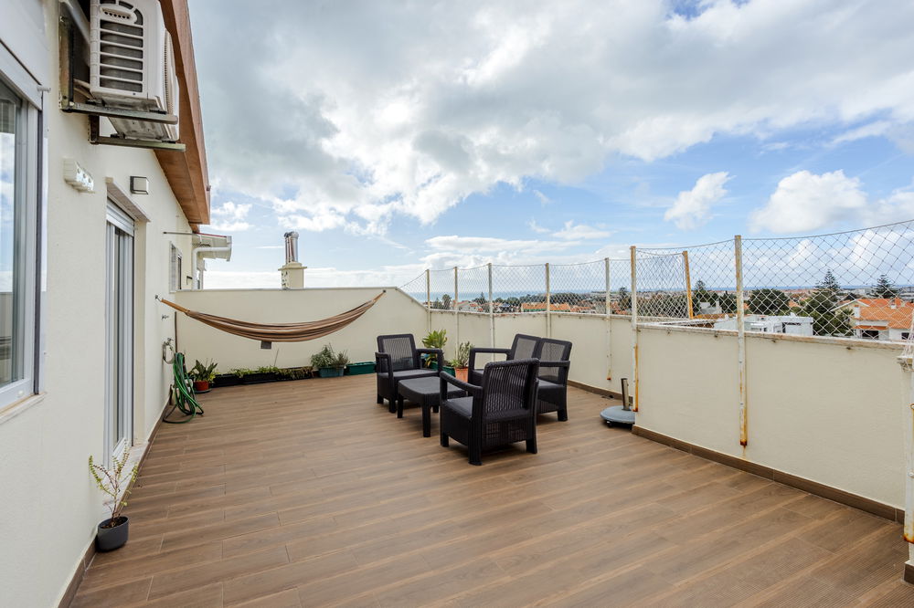 3 bedroom penthouse, with parking in Oeiras 1810327149