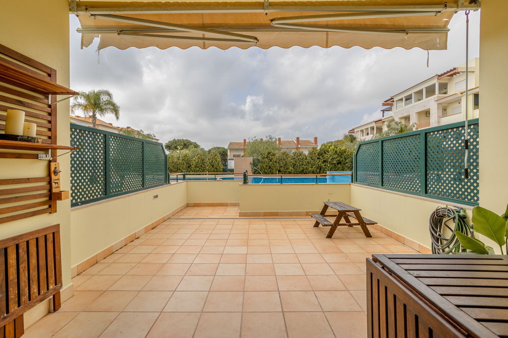 4 bedroom villa in condominium with pool, in Vilamoura 3517709406