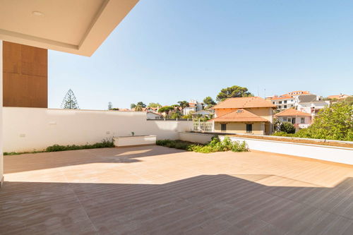 3-bedroom duplex apartment with garage in Monte Estoril 397680055