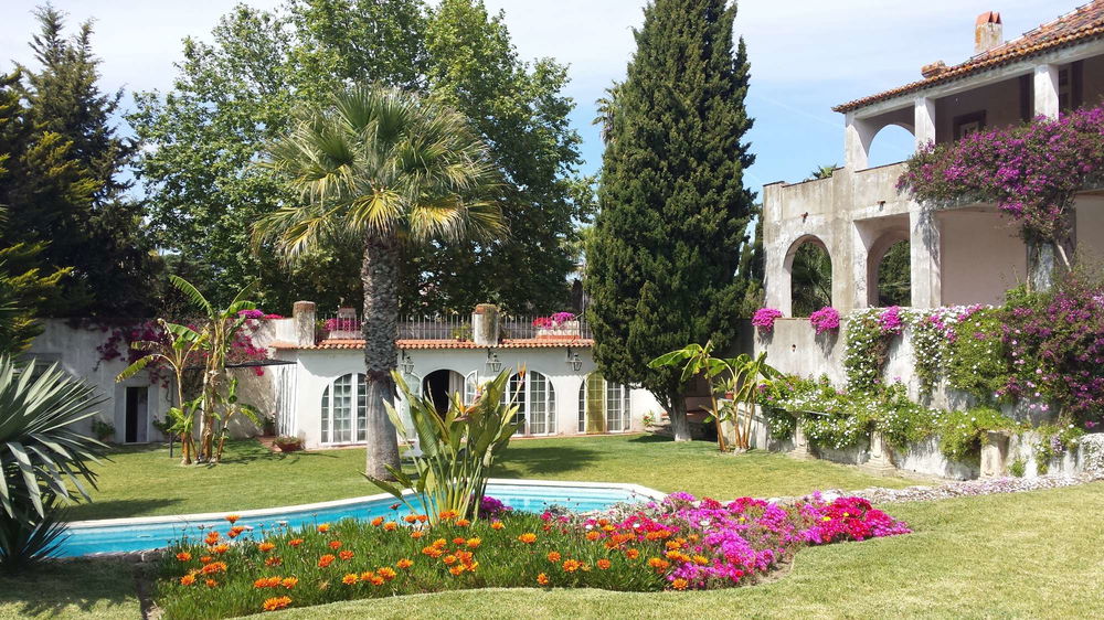 Palace of the century XVIII, with garden and swimming pool for sale in Almada 1169405791