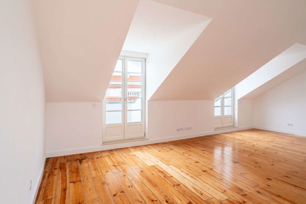 Renovated one-bedroom penthouse apartament in Bairro Alto, Lisbon 1630254038