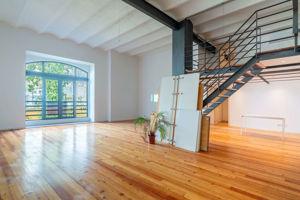 1-bedroom loft with mezzanine, garage and storage on Avenida 24 de Julho 1044563077