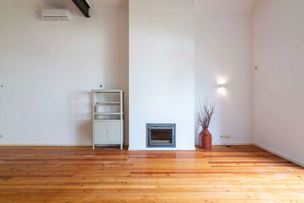 1-bedroom loft with mezzanine, garage and storage on Avenida 24 de Julho 1044563077