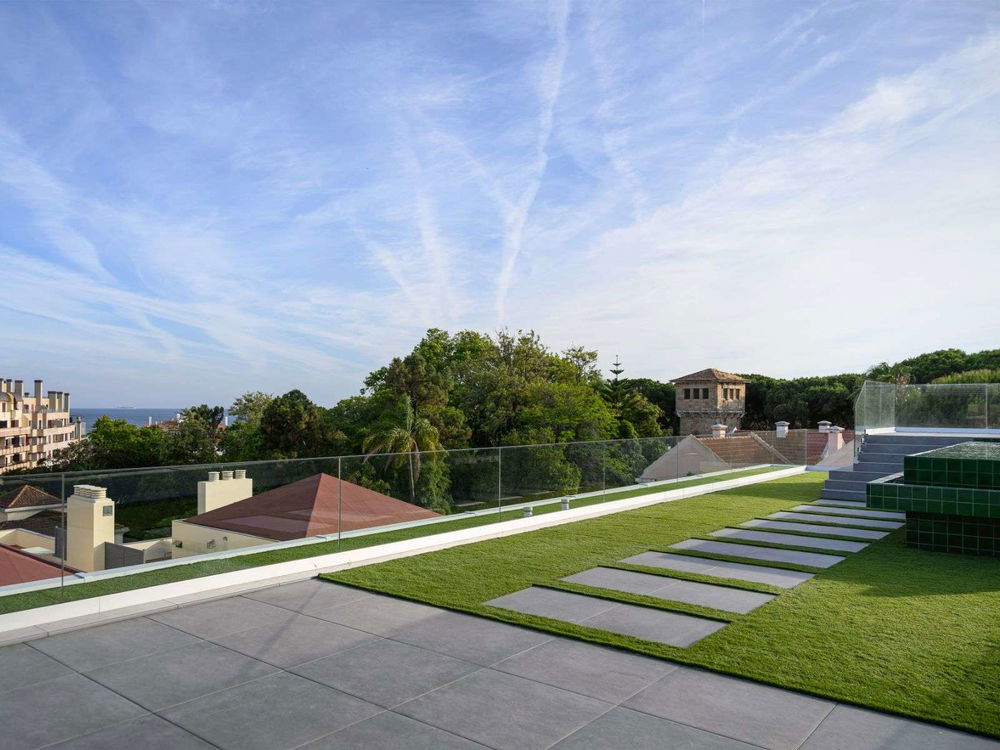 4 bedroom penthouse with rooftop terrace with private swimming pool in Cascais 571925313