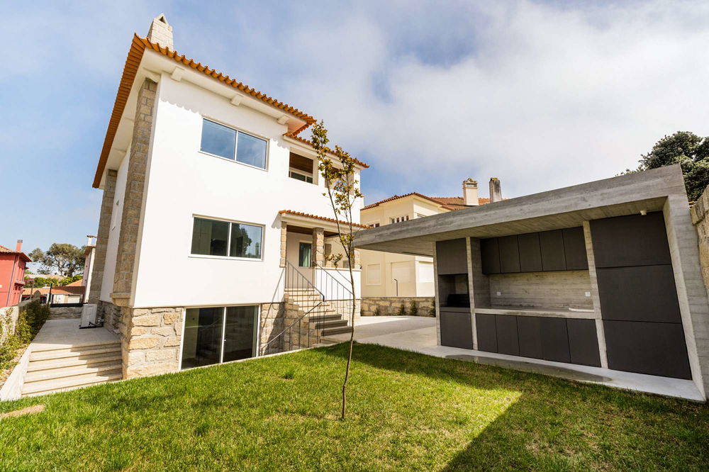 3-bedroom house, with the potential to be converted into a 5-bedroom 2528210341