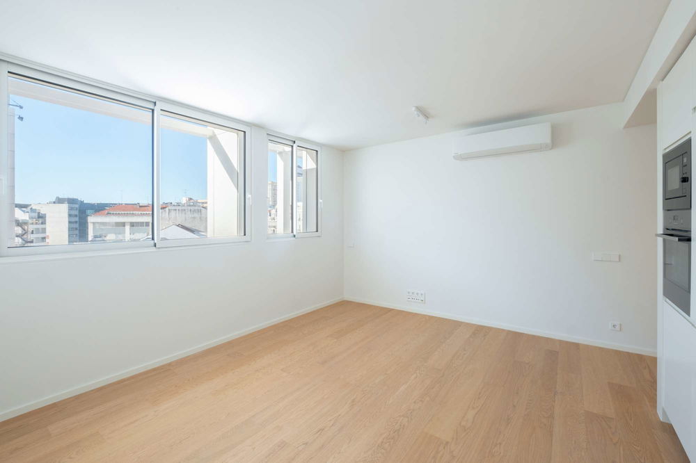 Refurbished 1-bedroom apartment with garage in Saldanha, Lisbon 1706401009