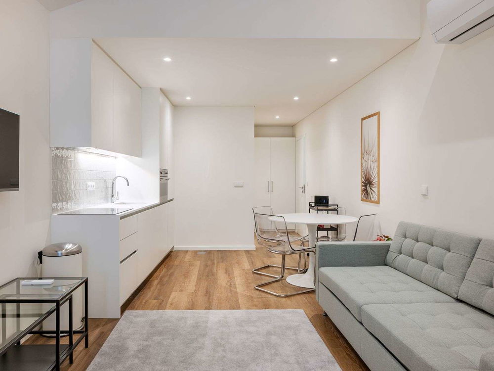 T1+1 bedroom apartment next São Bento station, Porto 3184423537