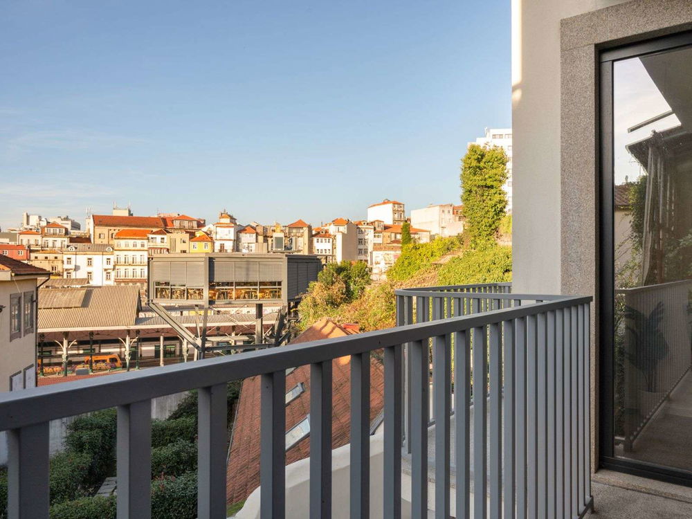 1+1 bedroom apartment with balcony next São Bento station, Porto 856136376