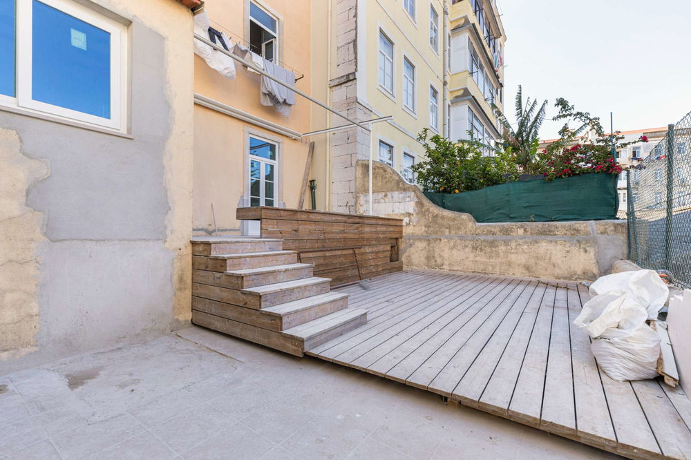 Renovated 3-bedroom apartment with patio in Graça, Lisbon 2904249237