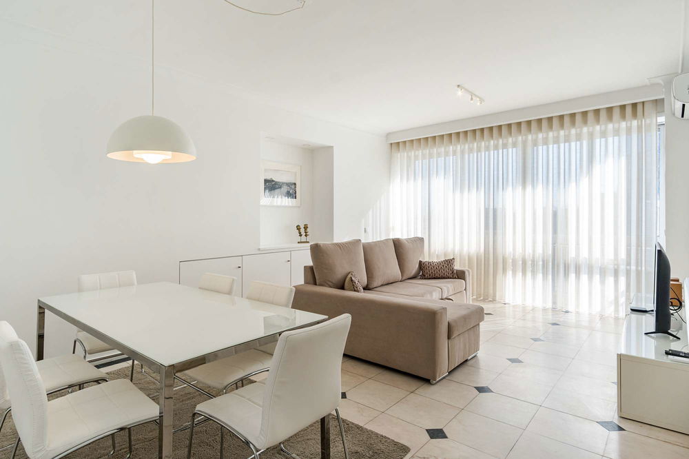 Renovated, furnished and equipped 4-bedroom apartment in Massarelos, Porto 1584127621