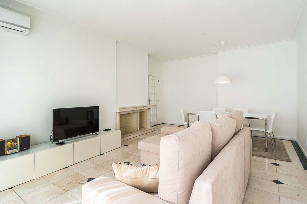 Renovated, furnished and equipped 4-bedroom apartment in Massarelos, Porto 1584127621