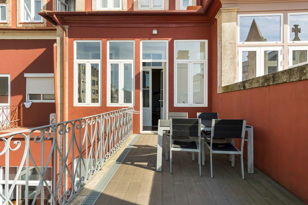 Furnished and equipped studio apartment with terrace in the center of Porto 553423467