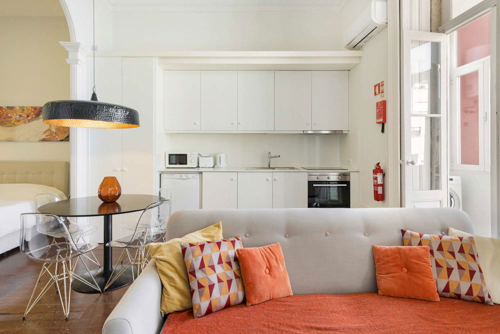 Furnished and equipped studio apartment with terrace in the center of Porto 553423467