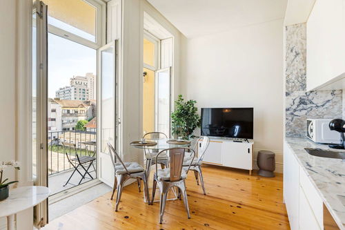 Studio apartment with balcony in Bonfim, Porto 3487461545