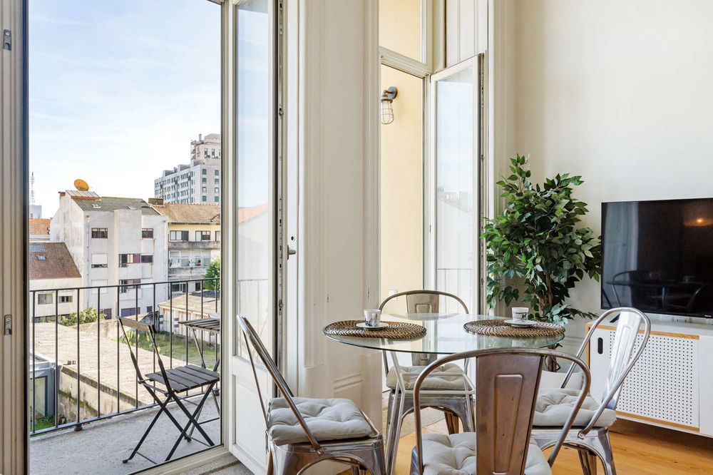 Studio apartment with balcony in Bonfim, Porto 3487461545