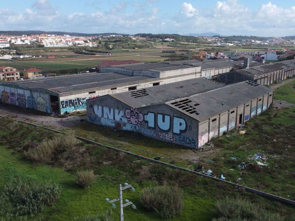 Land with planning permission in Praia da Areia Branca, Lourinhã 2730034670