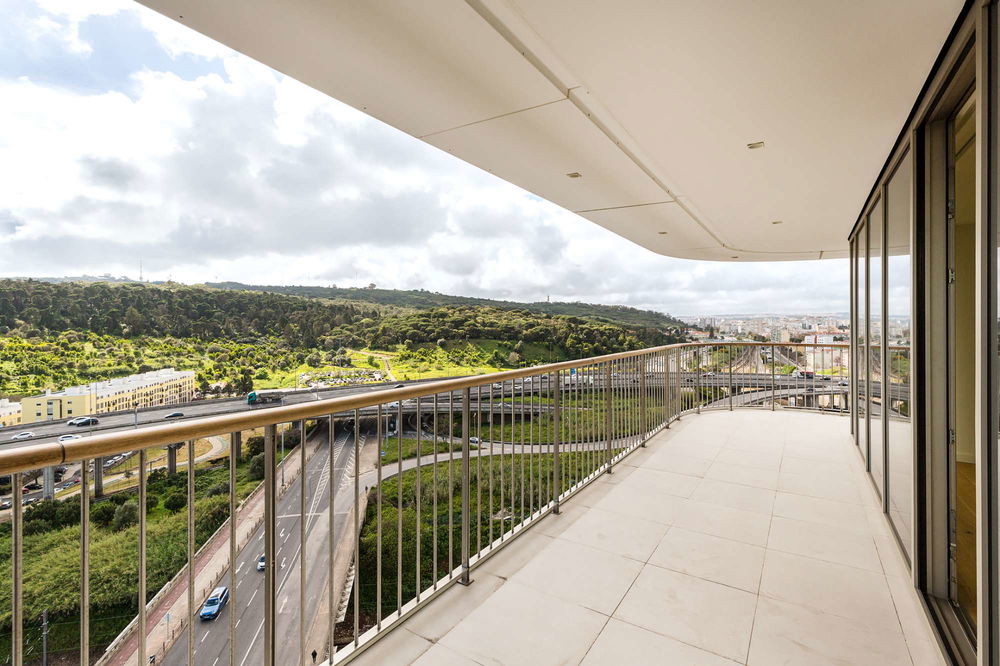 2-bedroom apartment with views over Monsanto in Campolide, Lisboa 2312506043