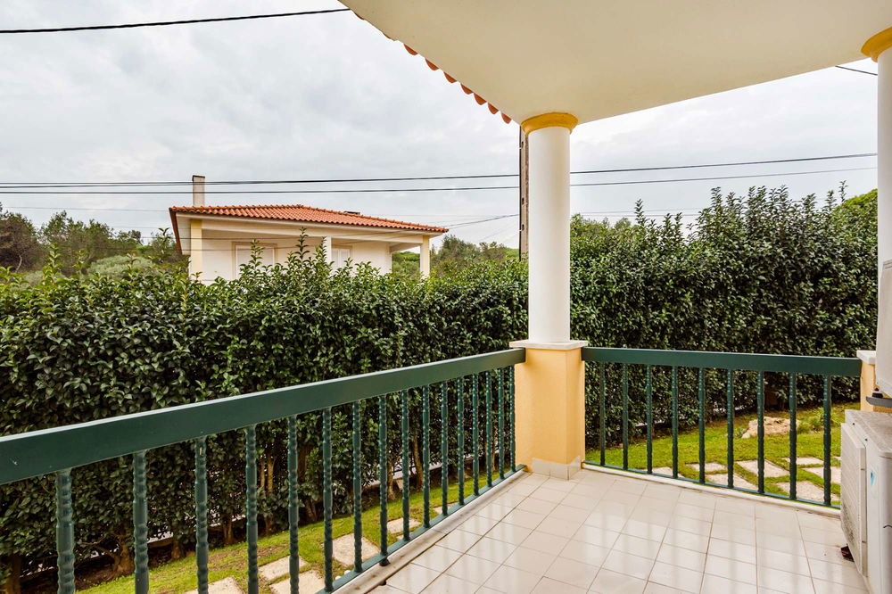 2-bedroom apartment with parking in Alcabideche, Cascais 1382315297