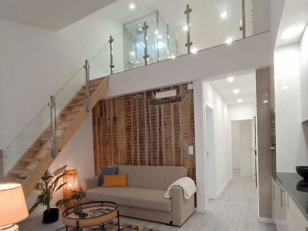 Renovated 1+1-bedroom apartment with mezzanine in Laranjeiras, Lisbon 693868391