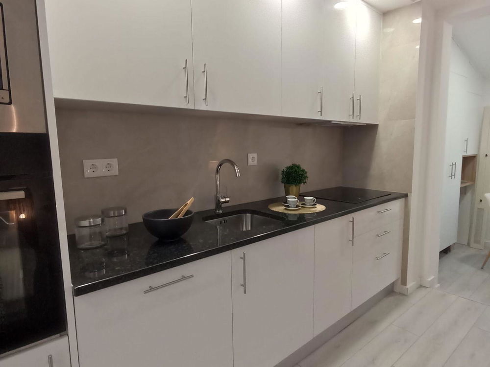 Renovated 1+1-bedroom apartment with mezzanine in Laranjeiras, Lisbon 693868391