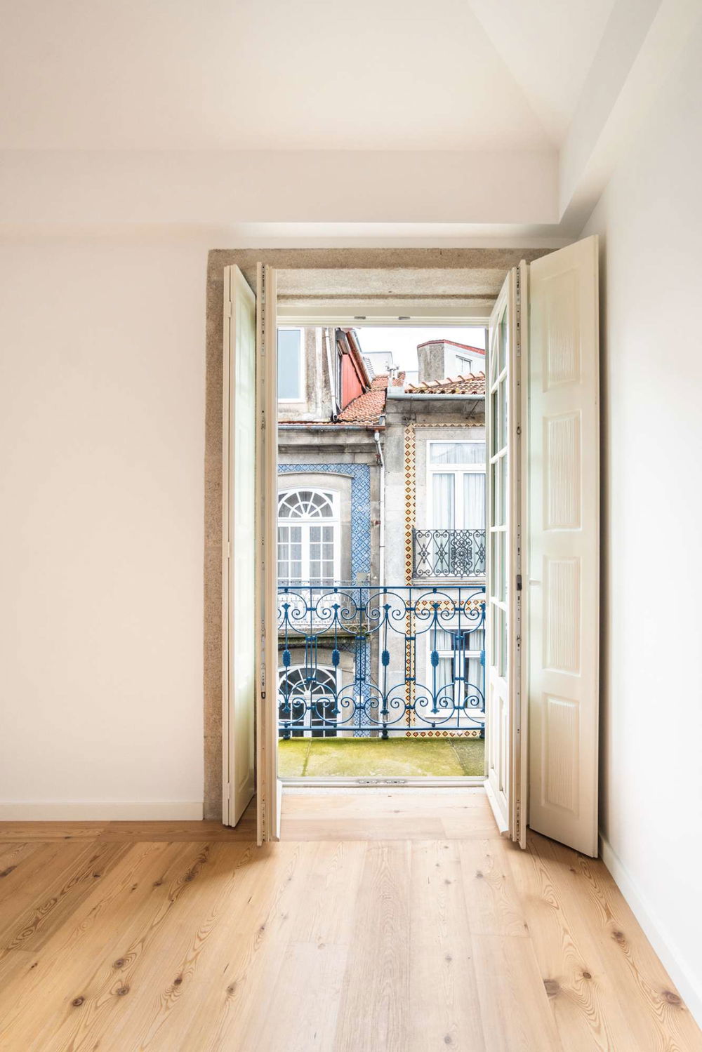 1-bedroom duplex apartment with balcony in the downtown Baixa area 1078869612