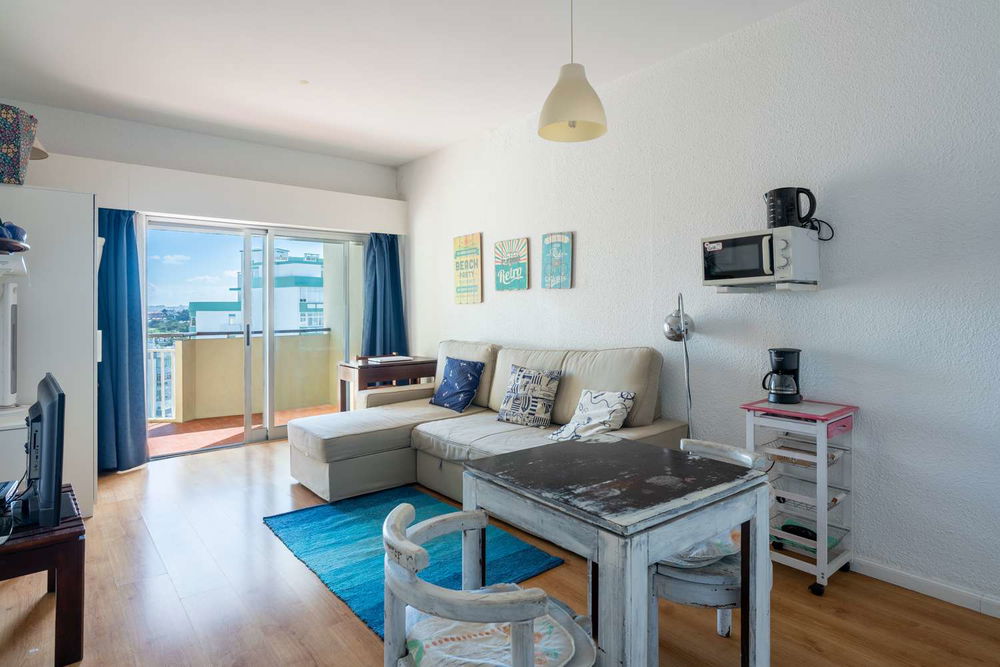 Studio apartment with sea views in Cascais 703687230