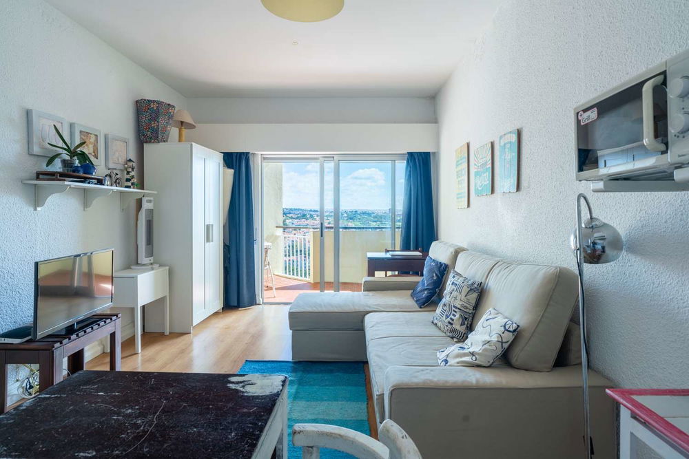 Studio apartment with sea views in Cascais 703687230