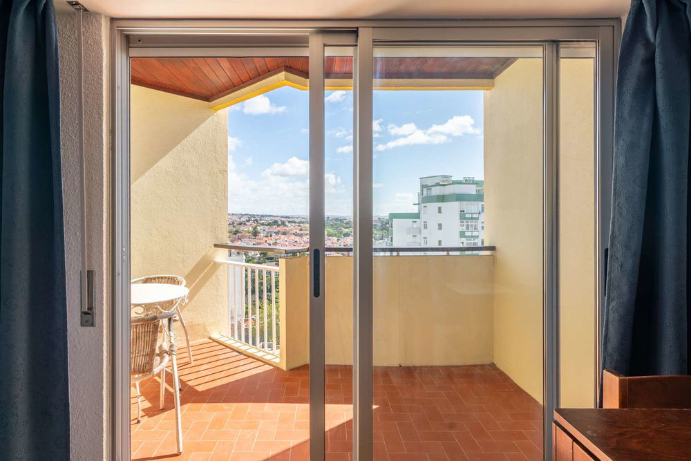 Studio apartment with sea views in Cascais 703687230