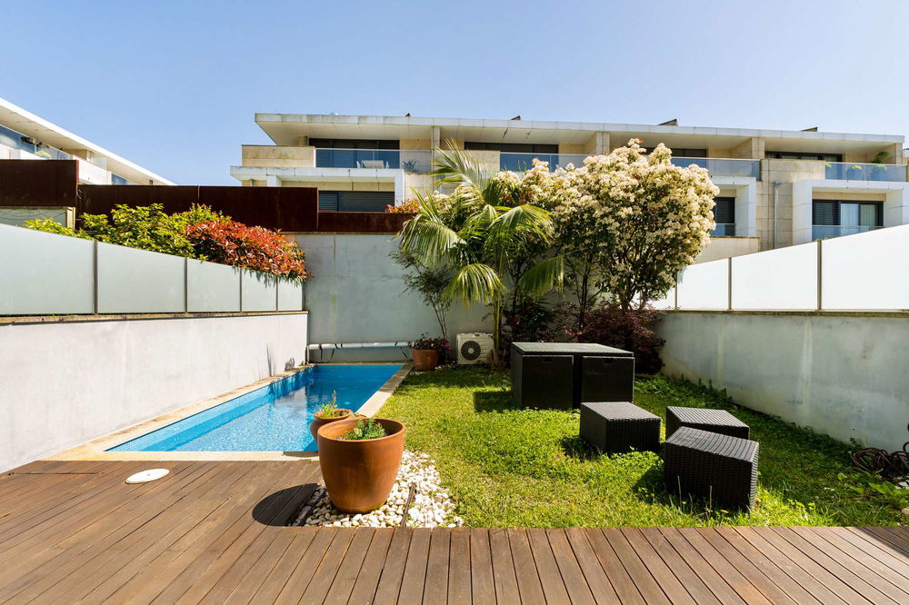 Renovated 5-bedroom house with pool and parking in Aldoar, Porto 2675844262