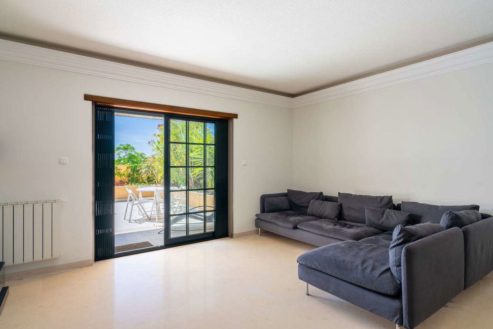 2-bedroom apartment with terrace in Quinta de São Gonçalo in Carcavelos 4060170546