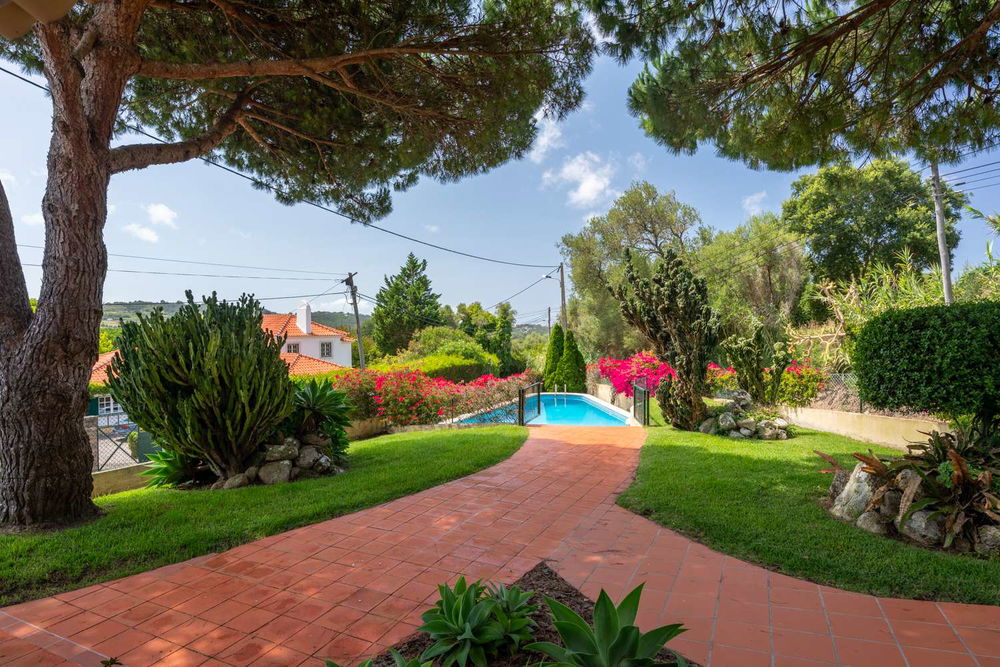 4 bedroom villa with garden and pool in Colares, Sintra 535793845