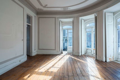 4+1-bedroom apartment needing full renovation in Campo de Ourique, Lisbon 777287597