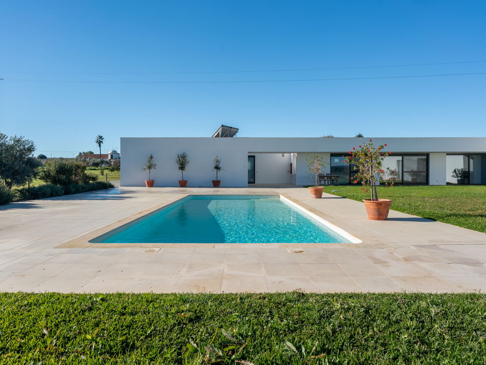 Single-storey 3-bedroom villa with a pool near Évora 302585881