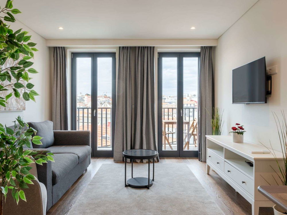 1+1 bedroom apartment with balcony next São Bento station, Porto 224018267