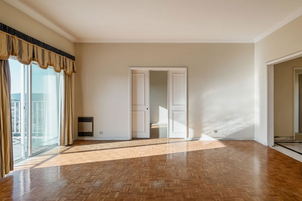 4+1 bedroom apartment, with balcony, in Campo Grande, Lisbon 1796942094