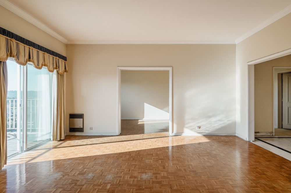 4+1 bedroom apartment, with balcony, in Campo Grande, Lisbon 1796942094