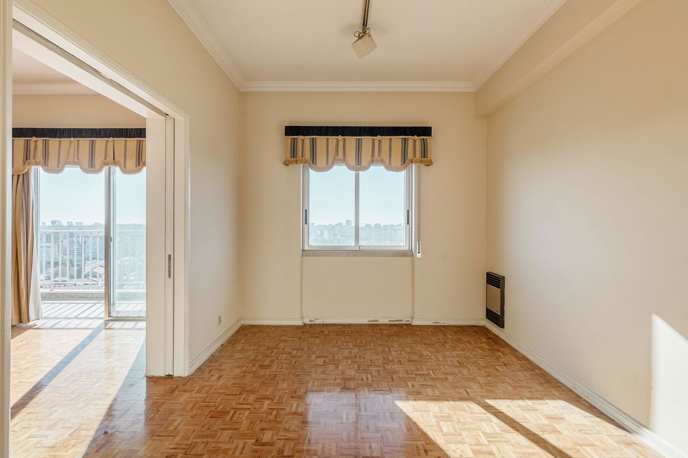 4+1 bedroom apartment, with balcony, in Campo Grande, Lisbon 1796942094