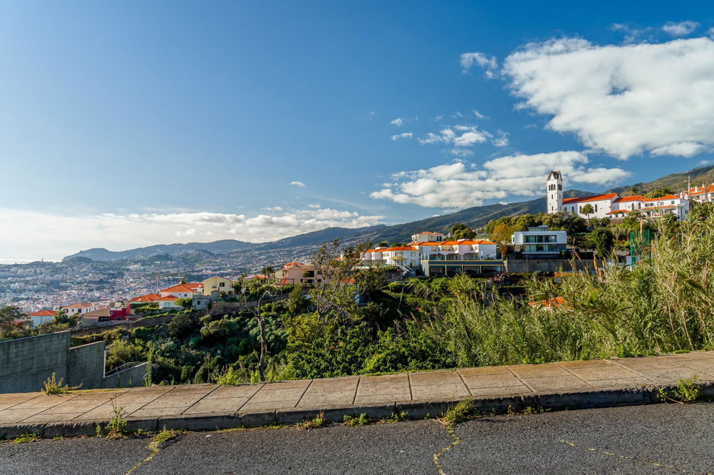 Land in São Gonçalo, Funchal, Madeira Island 84405214