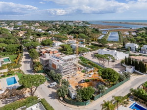 T6+2 Villa in Quinta das Salinas, Almancil, Algarve 586905125