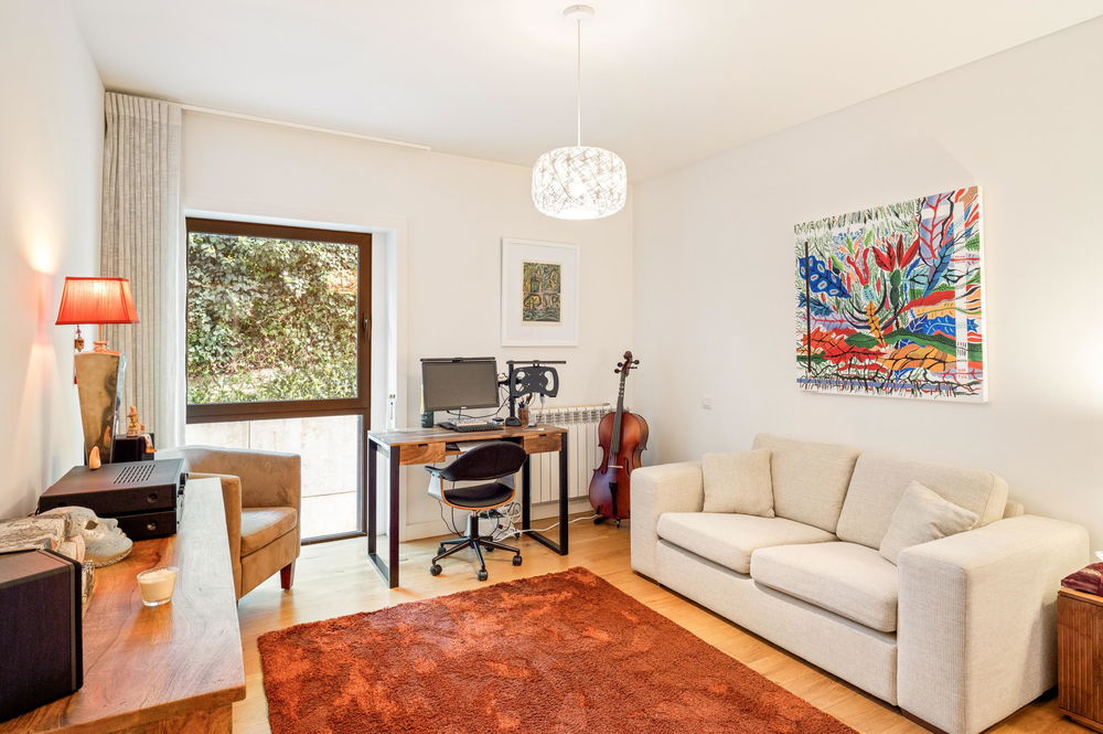 Two-bedroom apartment, luxury condominium, in Lumiar, Lisbon 2108138106