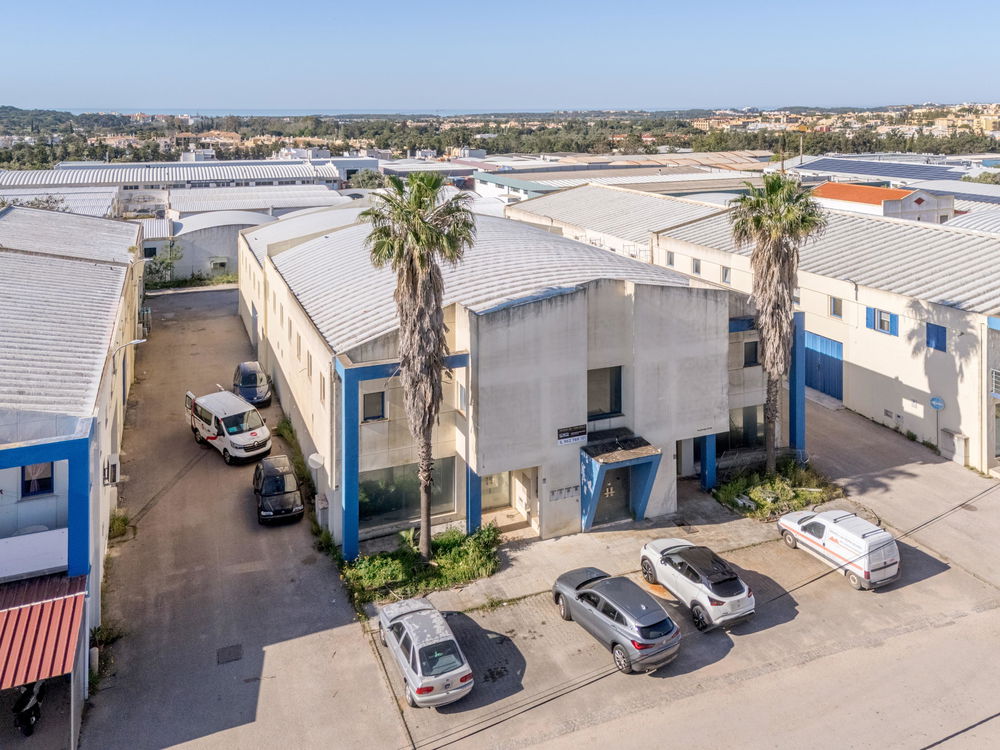 Warehouse with 4 commercial units in Vilamoura, Algarve 1644274999