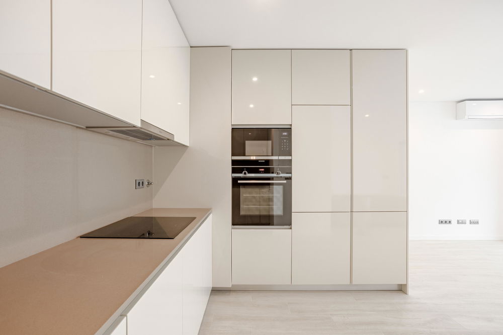 2-bed apartment with balcony, 2nd line in Quarteira 1845493535