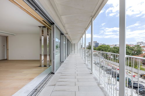 4-bedroom apartment with parking, in Avenidas Novas. 3953339607
